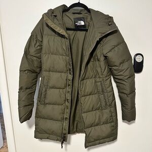 NORTH FACE. SIZE SMALL. ARMY GREEN PUFFER JACKET. note stain on arm of jacket
